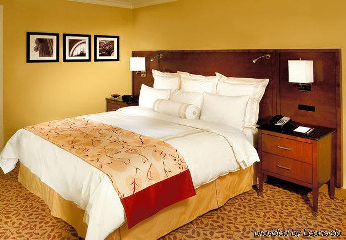 Holiday Inn Chesapeake Exteriér fotografie