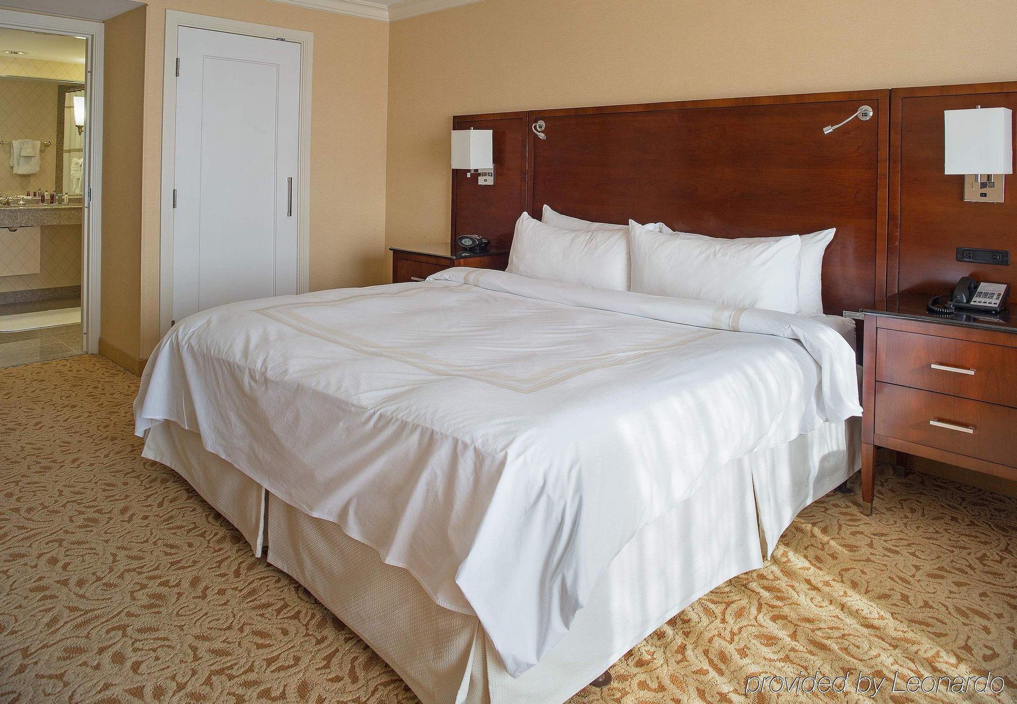 Holiday Inn Chesapeake Exteriér fotografie
