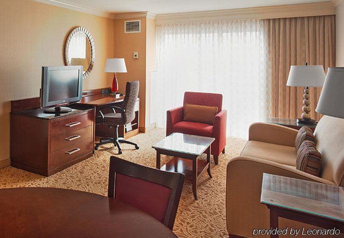 Holiday Inn Chesapeake Exteriér fotografie
