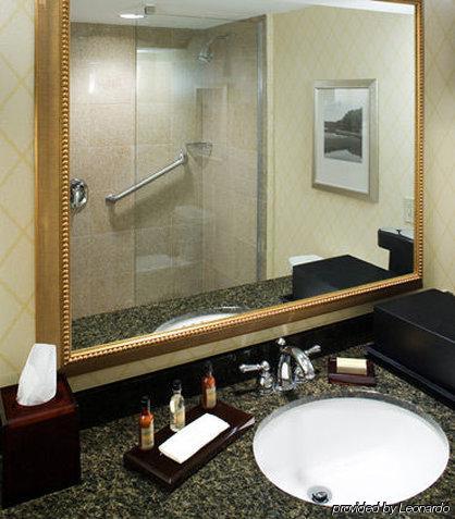 Holiday Inn Chesapeake Exteriér fotografie