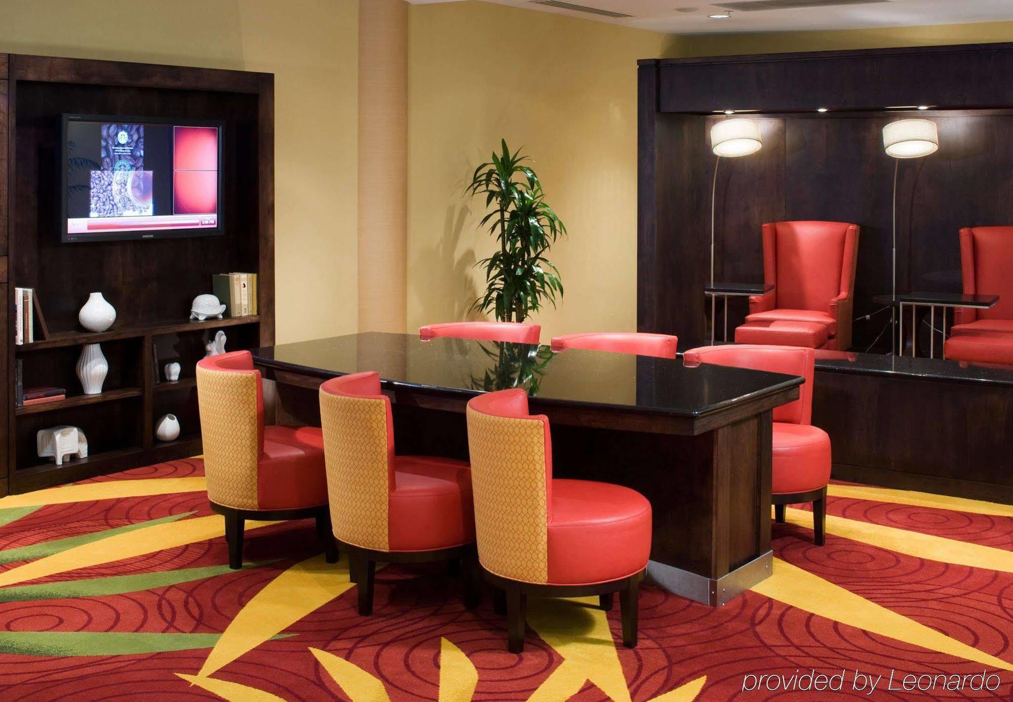 Holiday Inn Chesapeake Exteriér fotografie