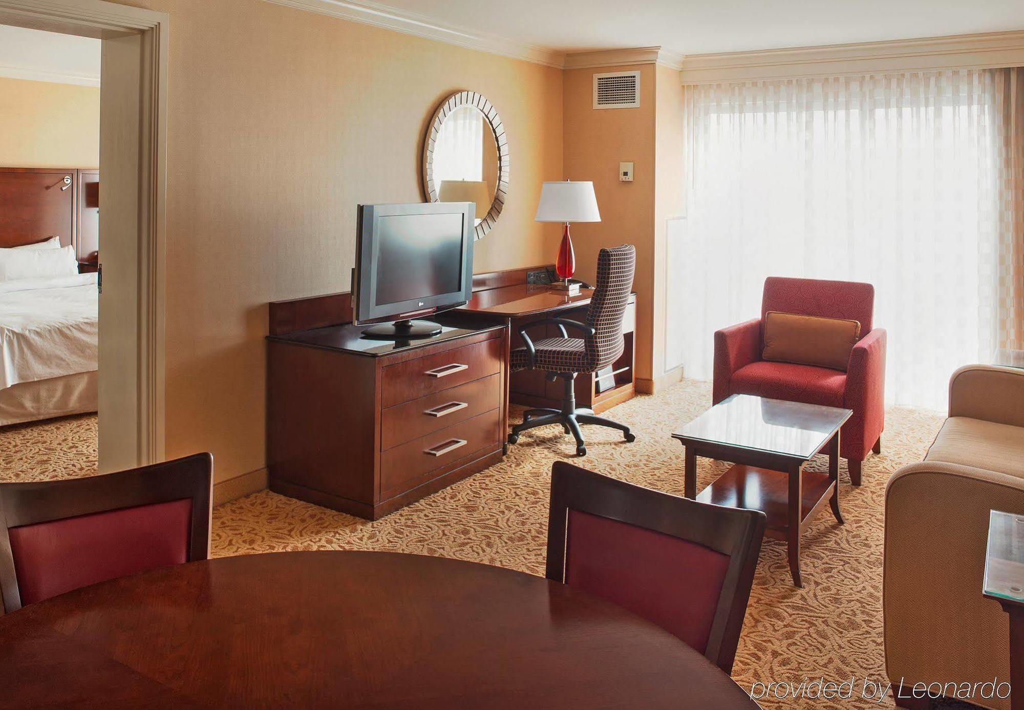 Holiday Inn Chesapeake Exteriér fotografie