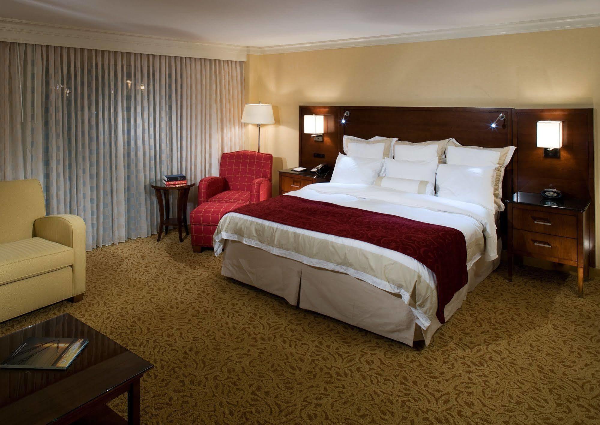 Holiday Inn Chesapeake Exteriér fotografie